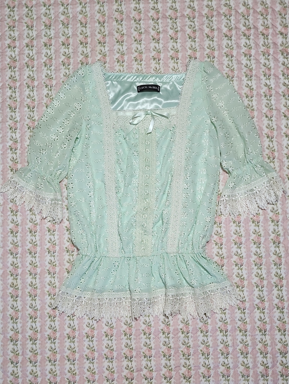 Cecil Mcbee 💖 Soft Mint Eyelet Peplum Blouse Top with Lace Accents